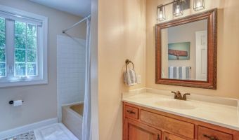 7 PIERSON Dr, Hockessin, DE 19707