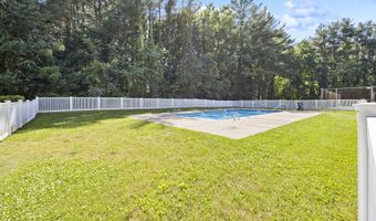 135 Fairway Dr 135, Cheshire, CT 06410