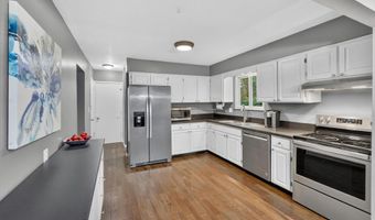 2731 Valley Dr, Ann Arbor, MI 48103