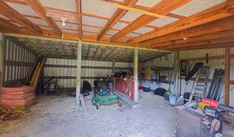 1000 Point Mason Rd, Big Sandy, TN 38221