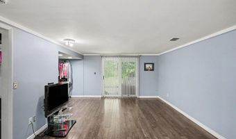 302 Westwinds Dr, Almont, MI 48003