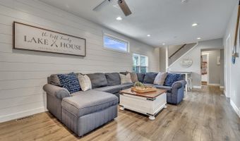 41 Dewey St, Arnolds Park, IA 51331