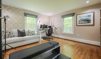 215 Adirondack Dr, East Greenwich, RI 02818