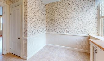 45 Ayrault Ave 8, Newport, RI 02840