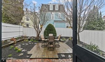 11 Cross St, Newport, RI 02840