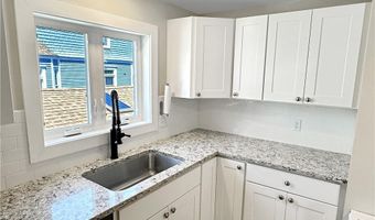 57 Friendship St, Newport, RI 02840