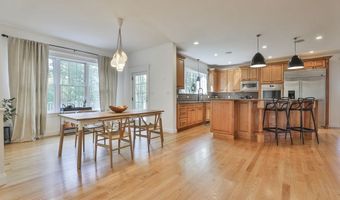 108 Oak Trl, Bolton, MA 01740
