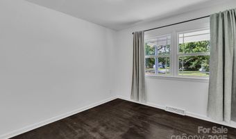4930 Crestmont Dr, Charlotte, NC 28205