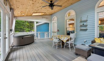 43 Lakeside Dr, Falmouth, ME 04105