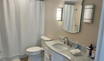 1451 GULF Blvd 204, Clearwater, FL 33767