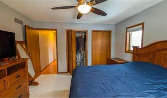 1918 Bayview Dr, Albert Lea, MN 56007