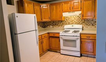 412 Bellevue Ave #7, Newport, RI 02840