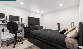 640 Elsa Dr, Santa Rosa, CA 95407