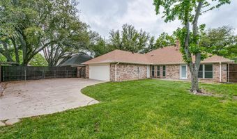 1413 Woodvale Dr, Bedford, TX 76021