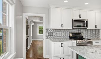 26 Tryon Ave, East Providence, RI 02916