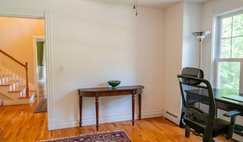 24 Surrey Ln, Falmouth, ME 04105
