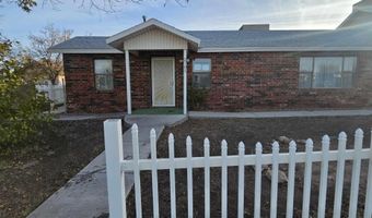 2701 Mountain View Dr, Carlsbad, NM 88101