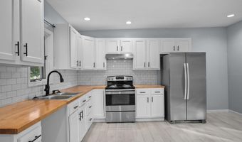 1600 N SUPERIOR St, Appleton, WI 54911