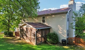 800 Eaglebrooke Dr, Ballwin, MO 63021