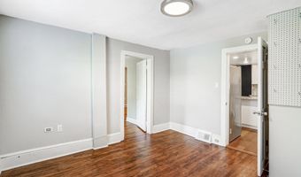 6437 HOLYOKE Dr, Annandale, VA 22003