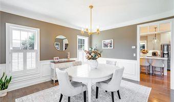 59 Camden Ln, Cranston, RI 02921