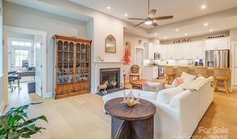 64 Creekside View Dr, Asheville, NC 28804