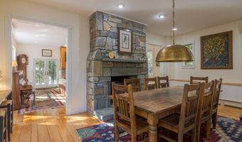 7 Greenway Ct, Bar Harbor, ME 04609