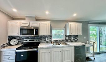 55744 HOLIDAY Cir, Astor, FL 32102