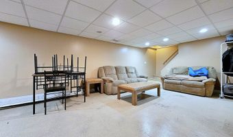 357 N PIONEER Dr, Addison, IL 60101