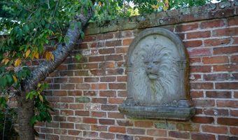 66 Weaver St, Baxley, GA 31513