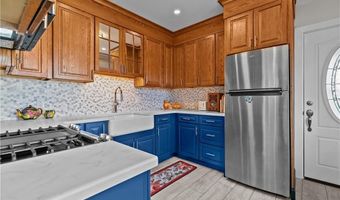 98 Kay St 2, Newport, RI 02840
