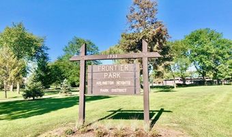 2112 N Kennicott Dr, Arlington Heights, IL 60004