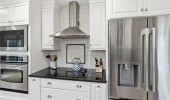 20 Sherman Ave, Bristol, RI 02809