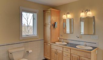 105 Brook Dr, Burlington, VT 05408