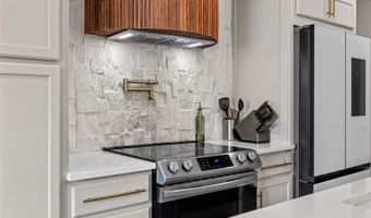 690 S Newark Ct, Aurora, CO 80012