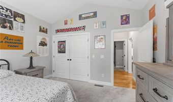 46 Somerset Cir, North Kingstown, RI 02852