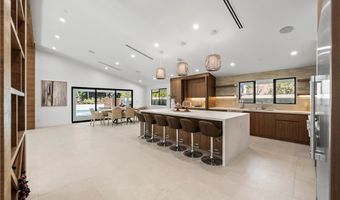 16105 Clear Oak Dr, Encino, CA 91436