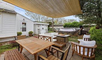 210 N BEACH Ave, Beach Haven, NJ 08008