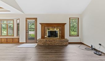 1965 W Cardinal Ln, Aurora, MO 65605