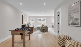 5617 23RD St N, Arlington, VA 22205