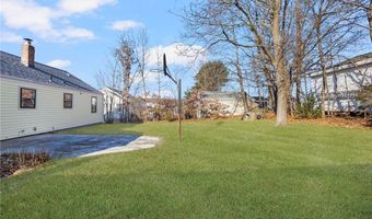 17 Loring St, Cranston, RI 02920