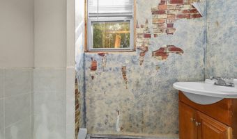 625 Gaskill St, Blackstone, MA 01504