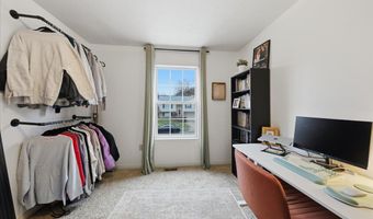 8 N Longwood Ln, Alexandria, KY 41001