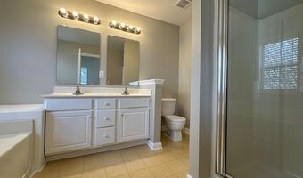 1575 Town Home Dr, Apex, NC 27502