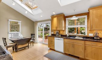 1 Sandy Ln, Bourne, MA 02532