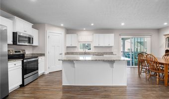 160 Eagle Cir, Amherst, OH 44001