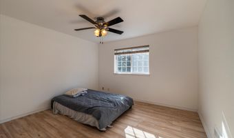 1057 4th St SE, Bandon, OR 97411