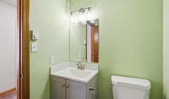 565 Clark Ave APT 17, Bristol, CT 06010