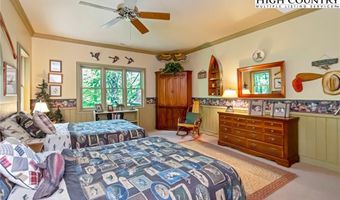 430 Crooked Creek Ln, Banner Elk, NC 28604