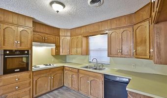 3718 Brook Hollow Dr, Abilene, TX 79605